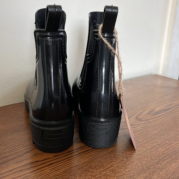 Seven7• NWT, Halifax Black Short Ankle Women’s Rain Boots, Size 7 - Picture 9 of 9
